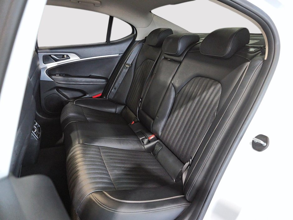 GENESIS G70 2.0T ADVANCED AWD 252HP CUIR TOIT NAV CAMERA 2023-17