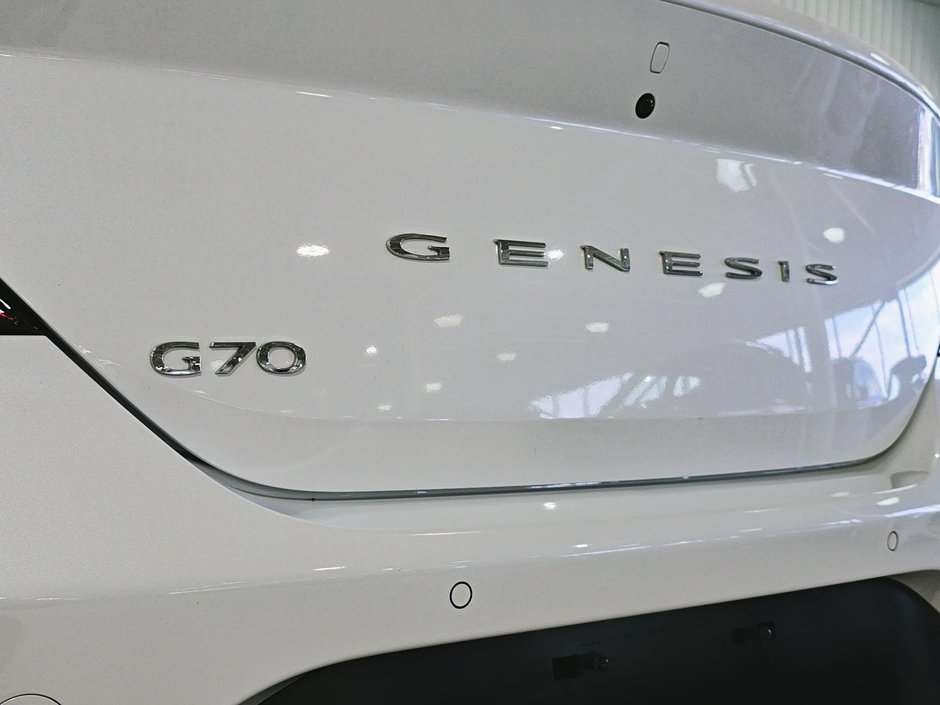 GENESIS G70 2.0T ADVANCED AWD 252HP CUIR TOIT NAV CAMERA 2023-8