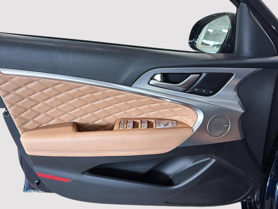 GENESIS G70 2.0T PRESTIGE AWD TOIT OUVRANT NAVIGATION CUIR 2023-19