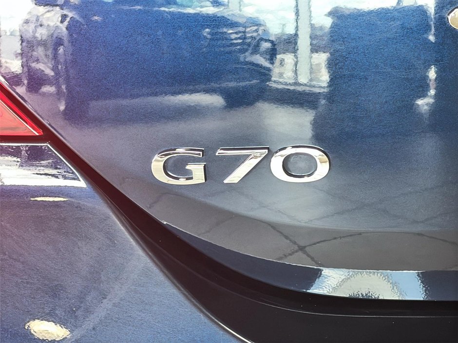 GENESIS G70 2.0T PRESTIGE AWD TOIT OUVRANT NAVIGATION CUIR 2023-12