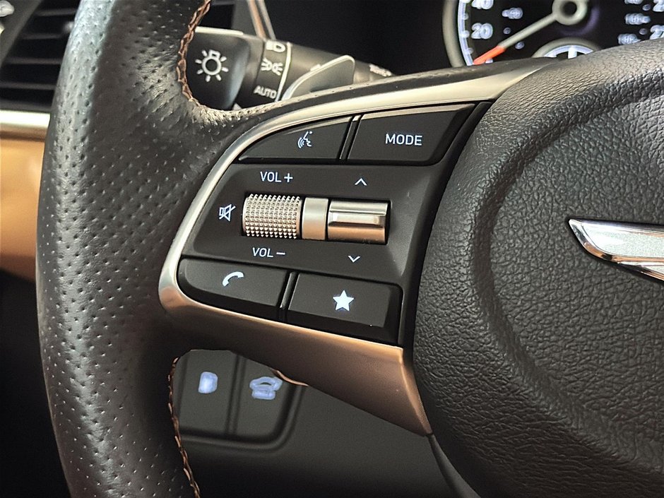 GENESIS G70 2.0T PRESTIGE AWD TOIT OUVRANT NAVIGATION CUIR 2023-35
