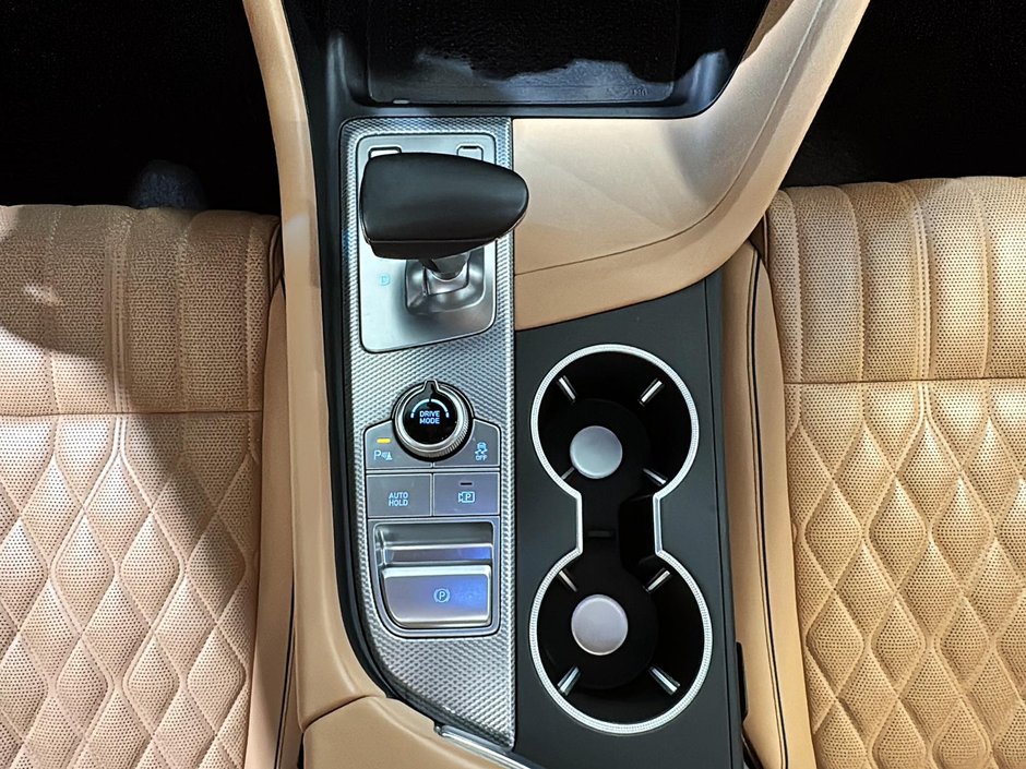 GENESIS G70 2.0T PRESTIGE AWD TOIT OUVRANT NAVIGATION CUIR 2023-27