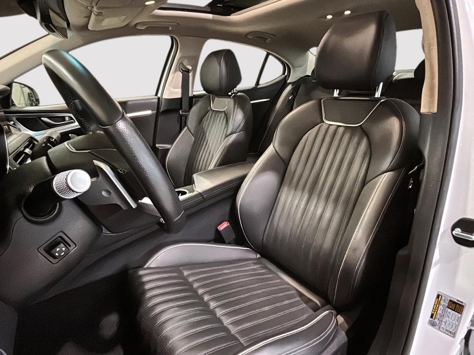 GENESIS G70 2.5T ADVANCED AWD CUIR TOIT PANO CAMERA NAV 2025-13