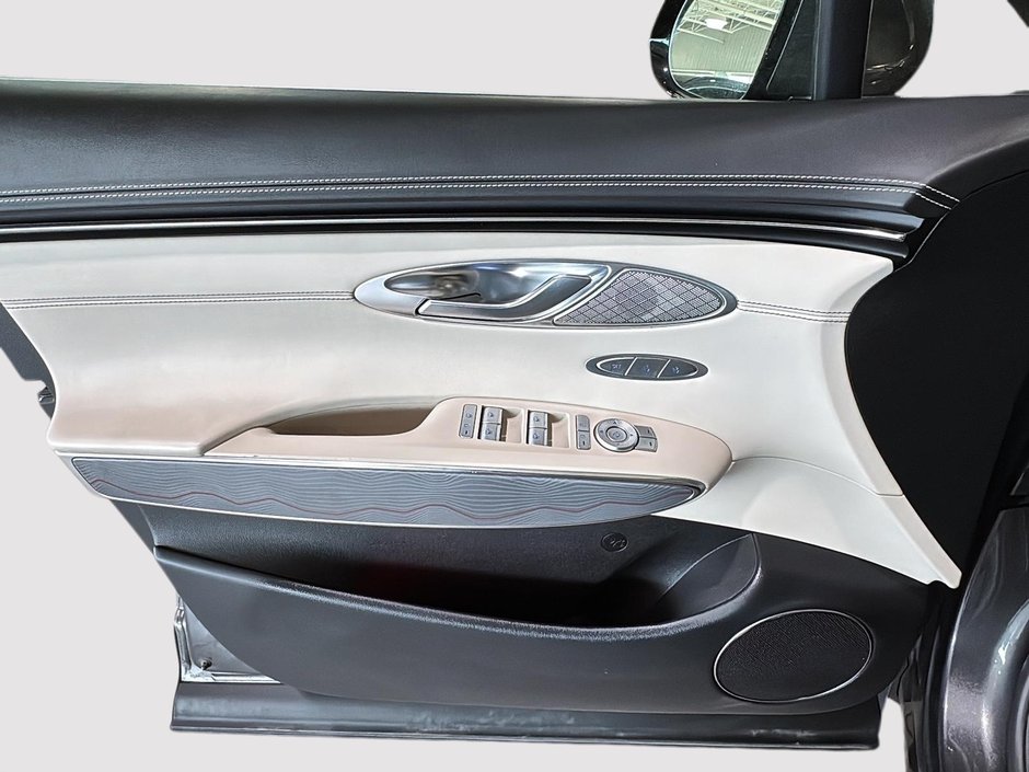 GENESIS GV70 2.5T ADVANCED AWD 300HP TOIT NAV CUIR MAGS 2023-13