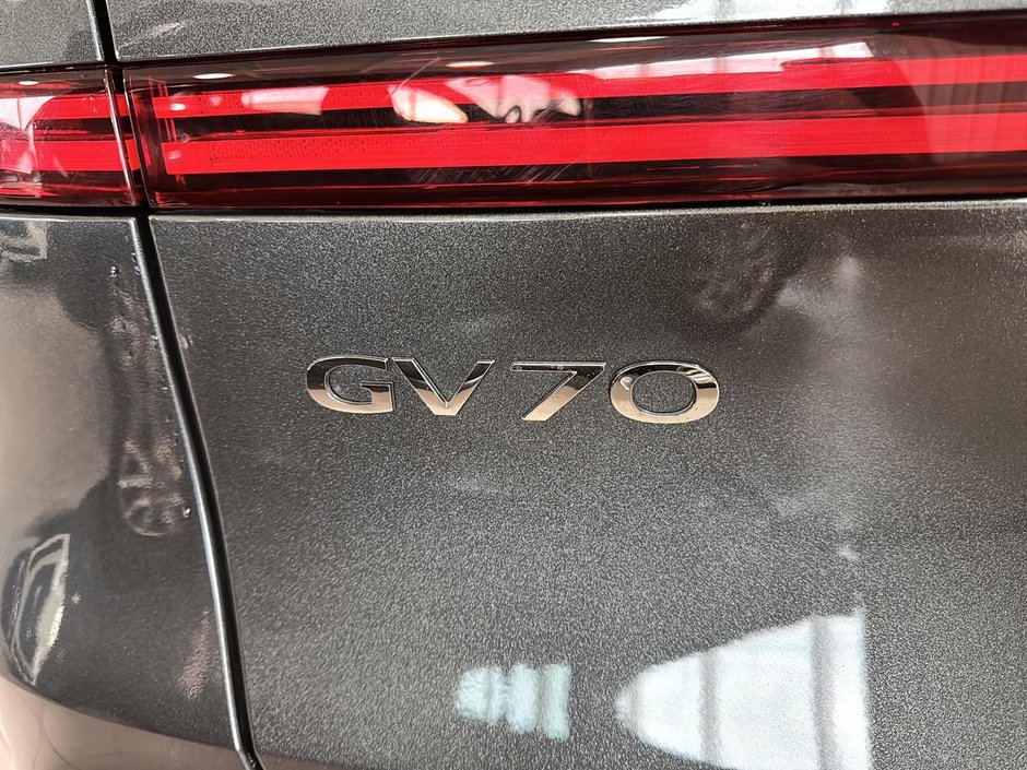 GENESIS GV70 2.5T ADVANCED AWD CUIR TOIT PANO CAMERA NAV 2023-12