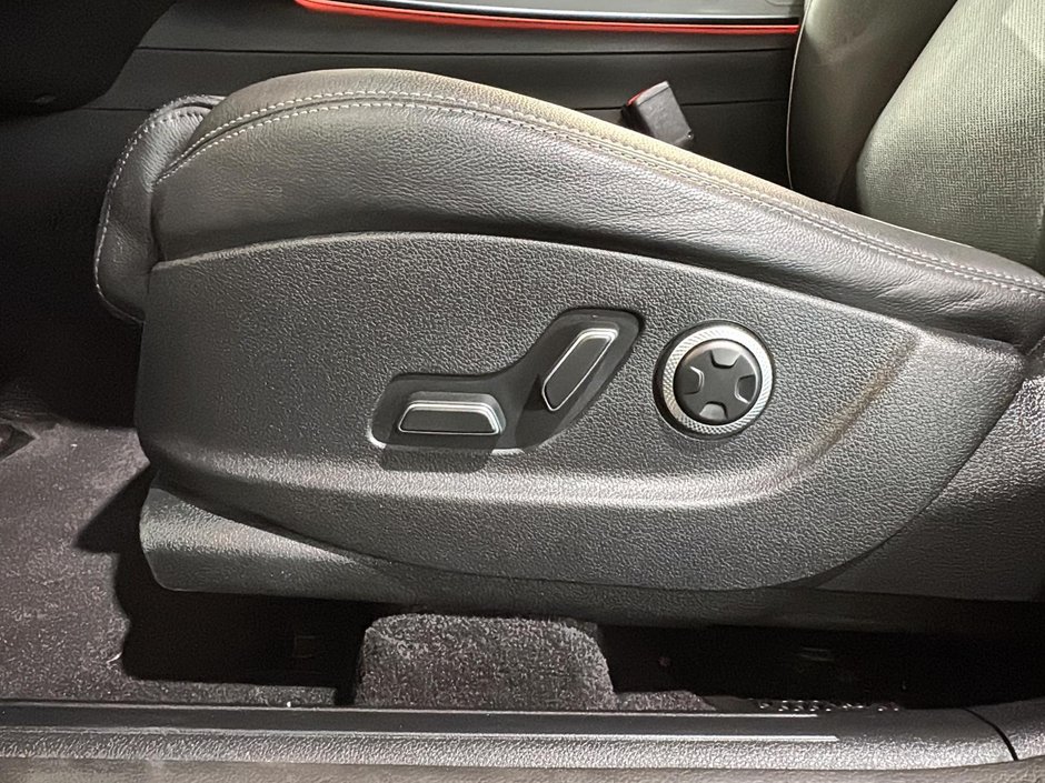 GENESIS GV70 2.5T ADVANCED AWD CUIR TOIT PANO CAMERA NAV 2023-22