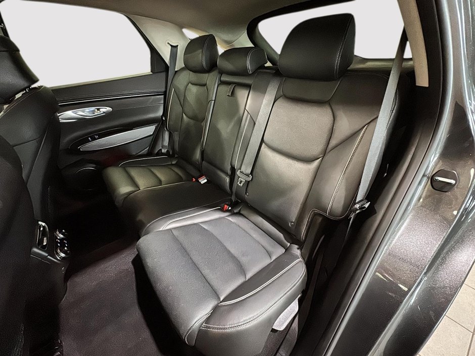 GENESIS GV70 2.5T ADVANCED AWD CUIR TOIT PANO CAMERA NAV 2023-23