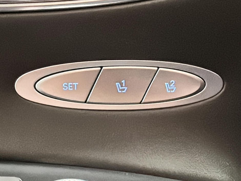 GENESIS GV70 2.5T ADVANCED AWD CUIR TOIT PANO CAMERA NAV 2023-39