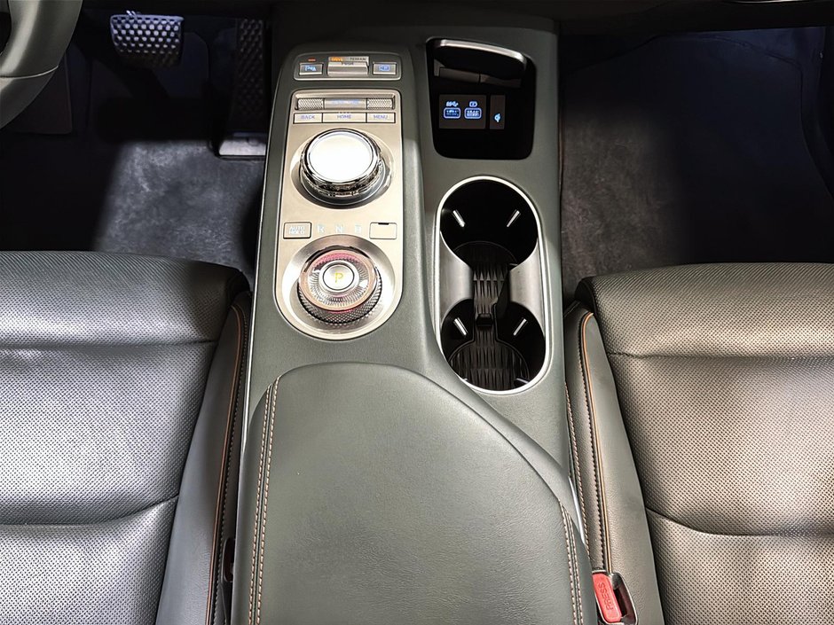 GENESIS GV70 2.5T ADVANCED PLUS TOIT CUIR CHAUFFANTS CAM360 GPS 2024-26