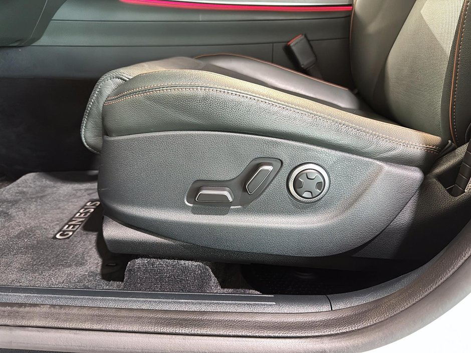 GENESIS GV70 2.5T ADVANCED PLUS TOIT CUIR CHAUFFANTS CAM360 GPS 2024-20