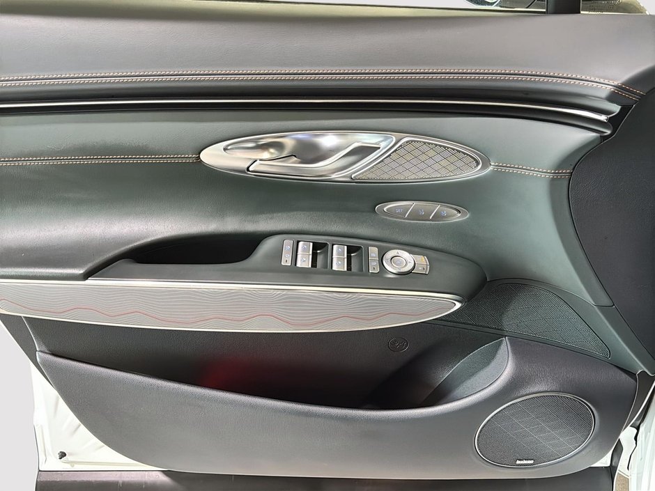 GENESIS GV70 2.5T ADVANCED PLUS TOIT CUIR CHAUFFANTS CAM360 GPS 2024-18