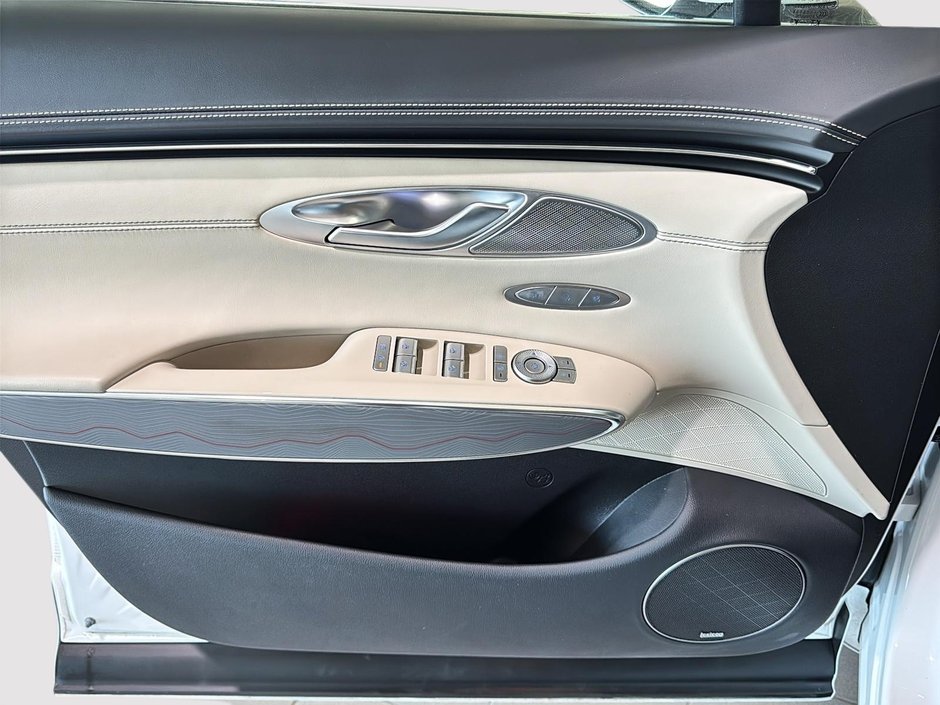 GENESIS GV70 2.5T ADVANCED PLUS TOIT CUIR CHAUFFANTS CAM GPS 2025-19