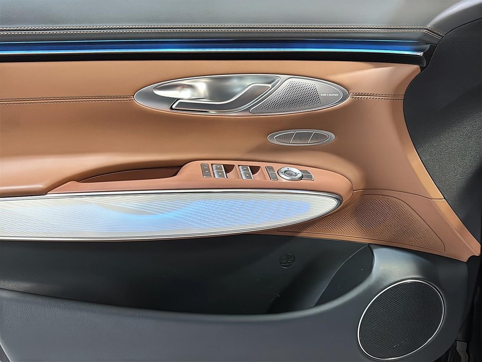 GENESIS GV70 PRESTIGE PEINTURE MAT AWD TOIT CAM 360 PARK ASSIST 2026-13