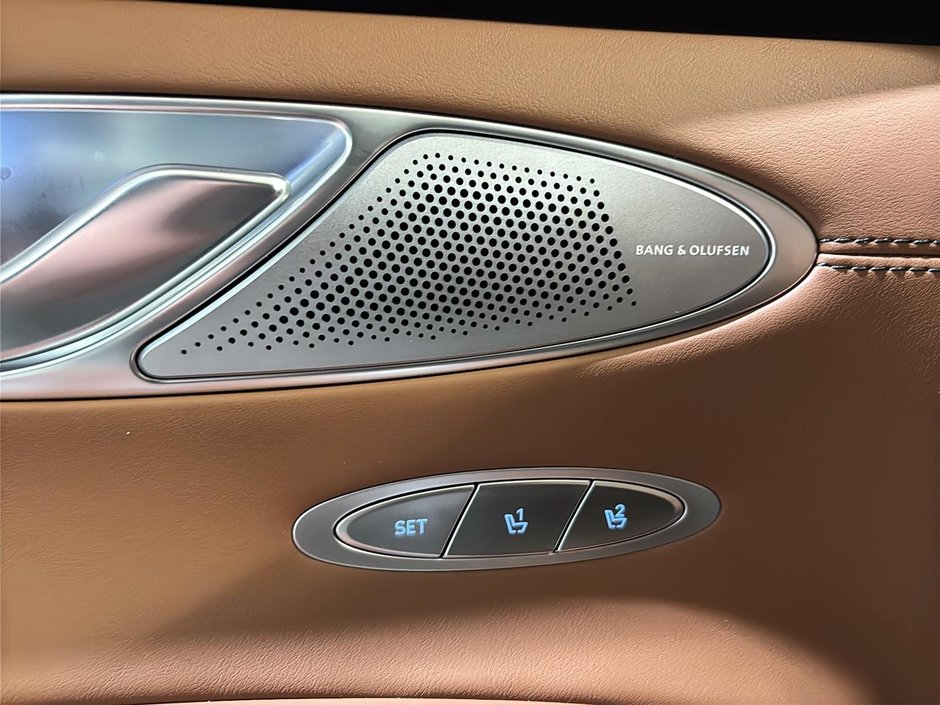 GENESIS GV70 PRESTIGE PEINTURE MAT AWD TOIT CAM 360 PARK ASSIST 2026-29