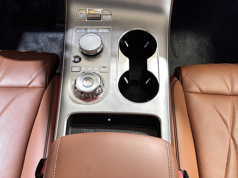 GENESIS GV70 PRESTIGE AWD TOIT PANO CUIR GPS HITCH 2026-26