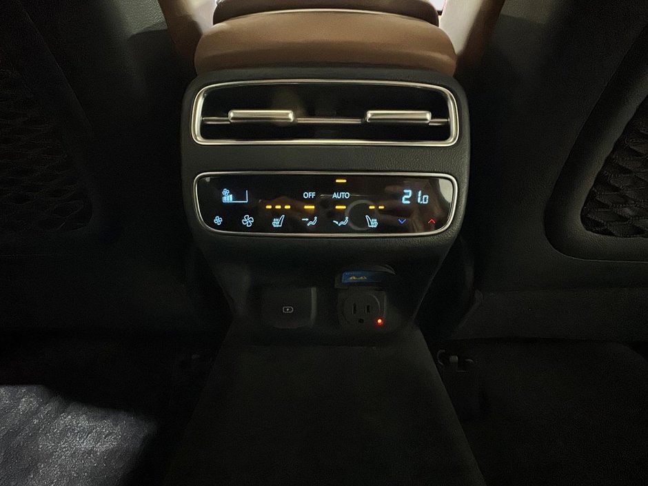 GENESIS GV70 PRESTIGE AWD TOIT PANO CUIR GPS HITCH 2026-39