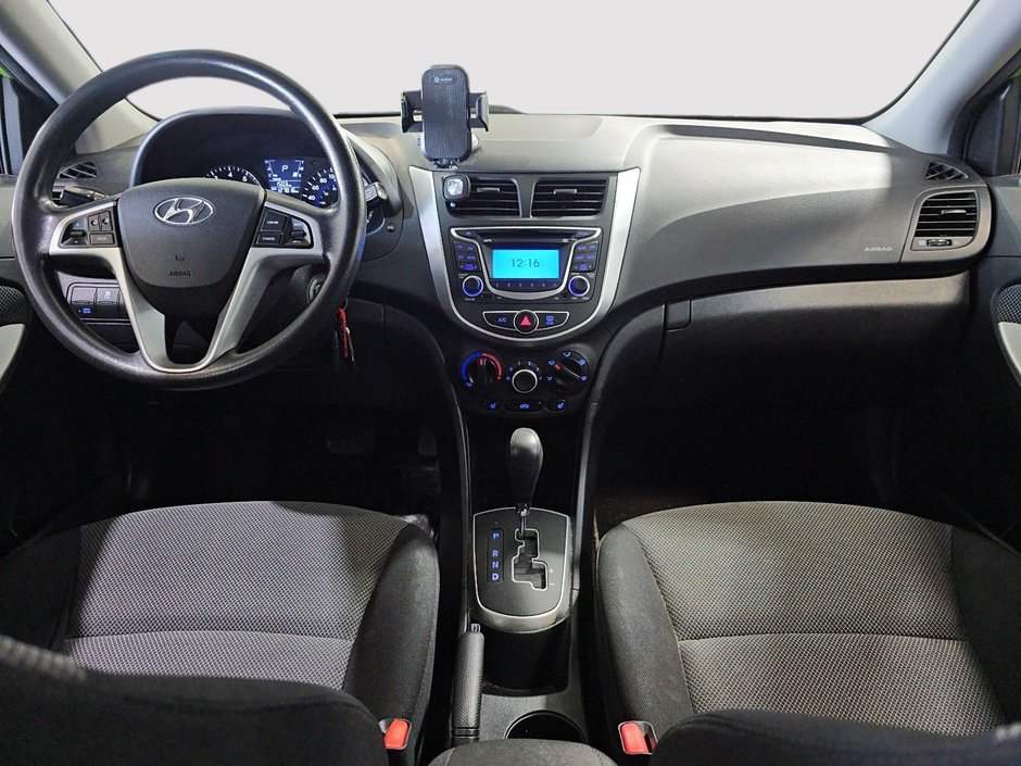 Hyundai Accent GL AIR CLIMATISE BLUETOOTH SIEGES CHAUFFANTS 2013-13