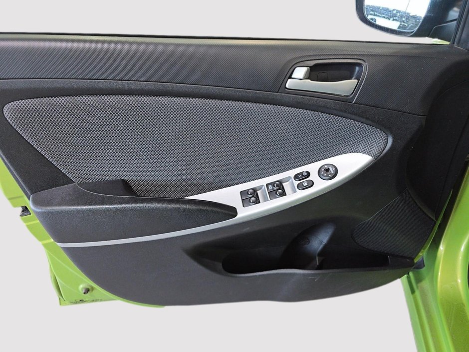 Hyundai Accent GL AIR CLIMATISE BLUETOOTH SIEGES CHAUFFANTS 2013-10
