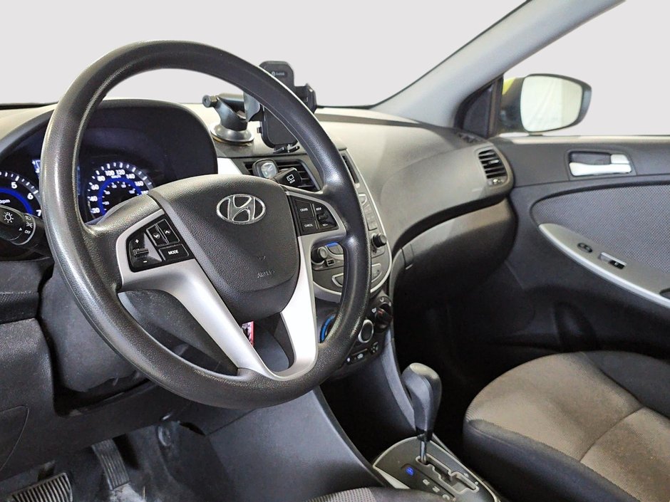 Hyundai Accent GL AIR CLIMATISE BLUETOOTH SIEGES CHAUFFANTS 2013-9