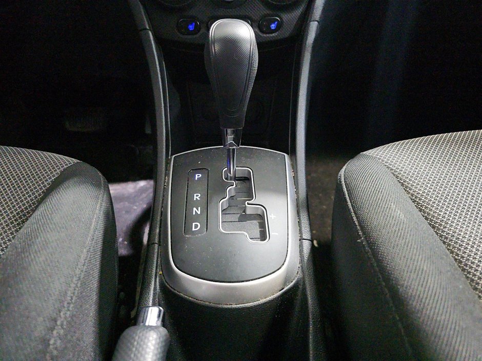 Hyundai Accent GL AIR CLIMATISE BLUETOOTH SIEGES CHAUFFANTS 2013-15
