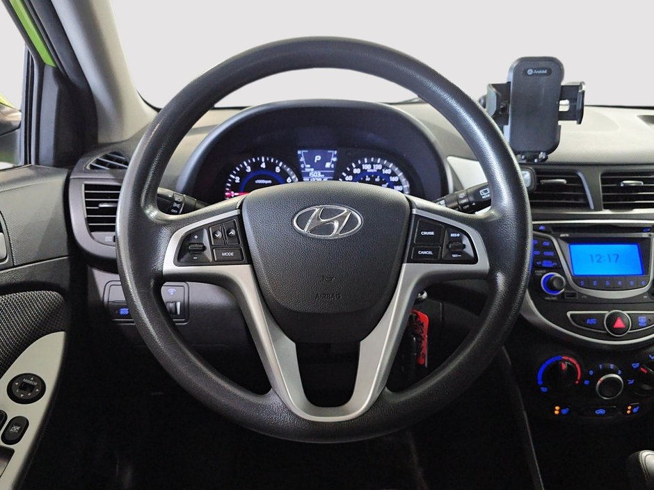 Hyundai Accent GL AIR CLIMATISE BLUETOOTH SIEGES CHAUFFANTS 2013-17