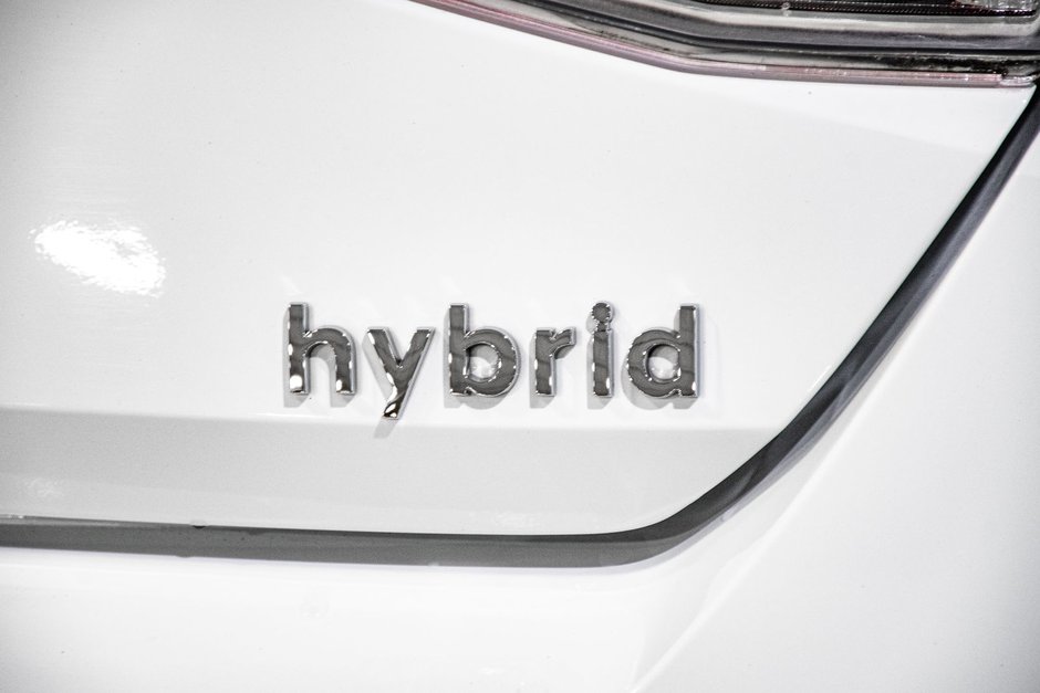 Hyundai Elantra Hybrid ULTIMATE CUIR TOIT OUVRANT CAMERA LANE ASSIST MAGS 2022-16
