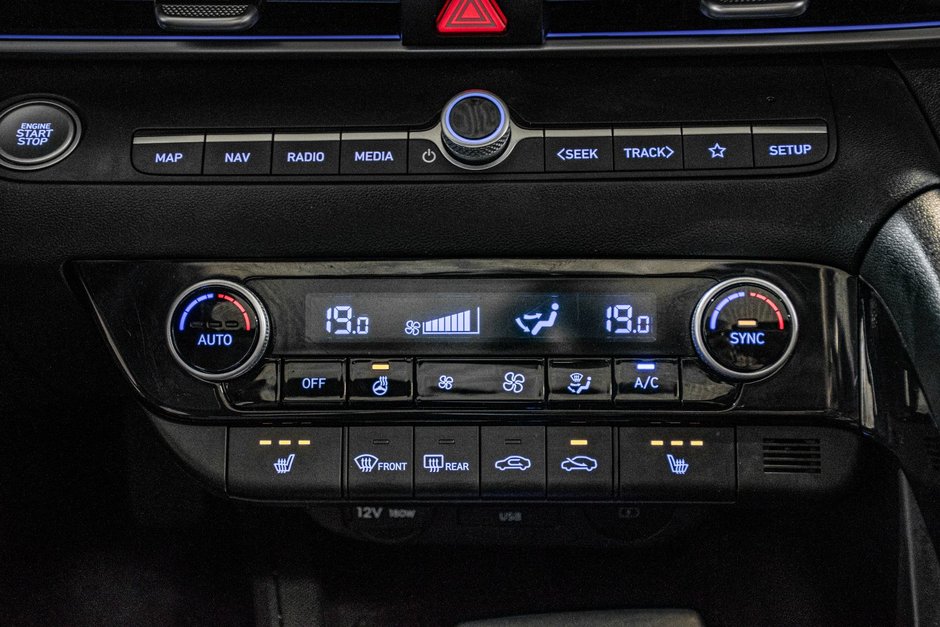 Hyundai Elantra Hybrid LUXURY TOIT OUVRANT NAVIGATION SIEGES CHAUFFANTS 2025-28