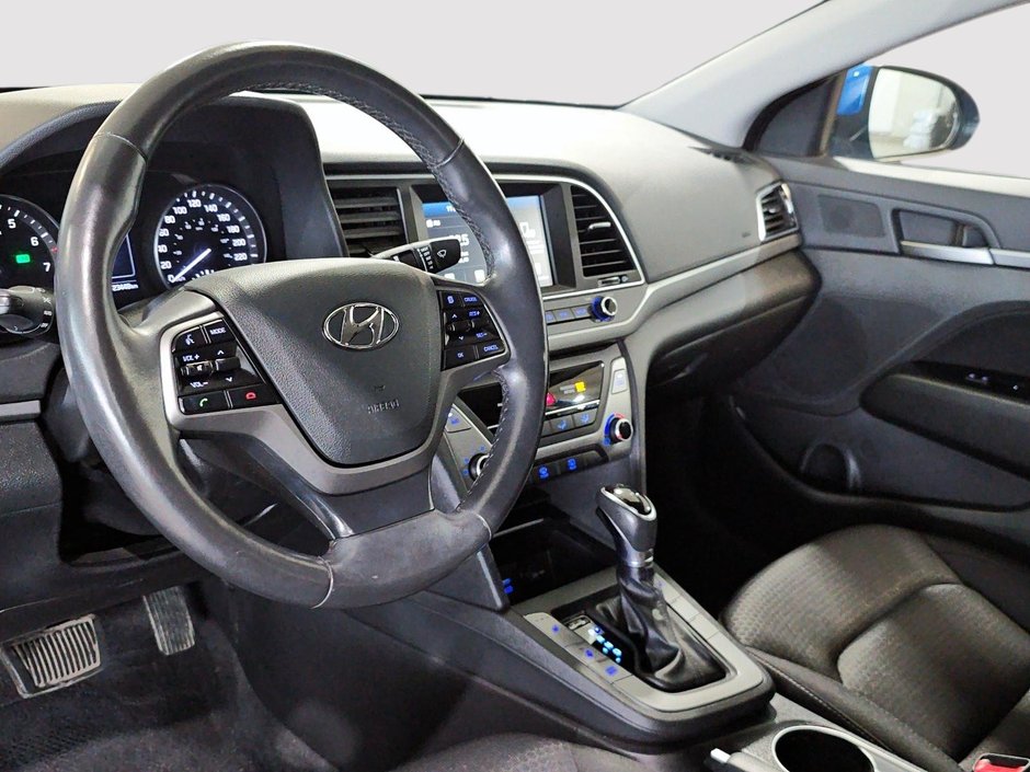 Hyundai Elantra GL CARPLAY CAM VOLANT ET SIEGES CHAUFFANTS 2018-10