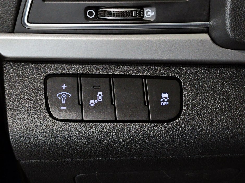 Hyundai Elantra GL CARPLAY CAM VOLANT ET SIEGES CHAUFFANTS 2018-23