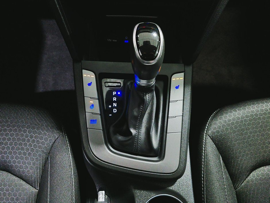 Hyundai Elantra GL CARPLAY CAM VOLANT ET SIEGES CHAUFFANTS 2018-16