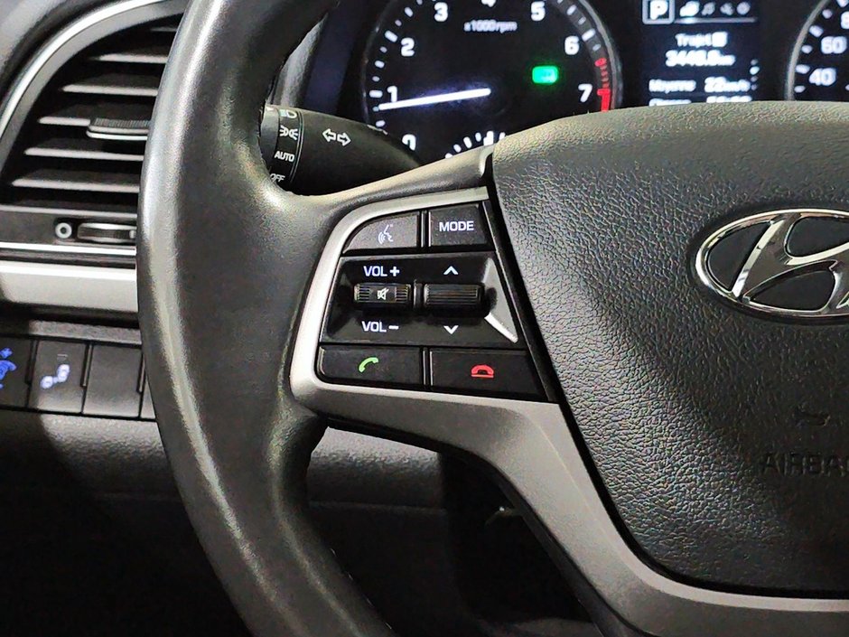 Hyundai Elantra GL CARPLAY CAM VOLANT ET SIEGES CHAUFFANTS 2018-20