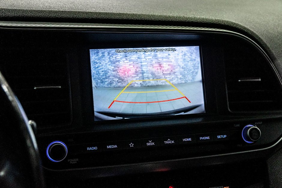 Hyundai Elantra PREFERRED CAMERA SIEGES ET VOLANT CHAUFFANT 2019-17