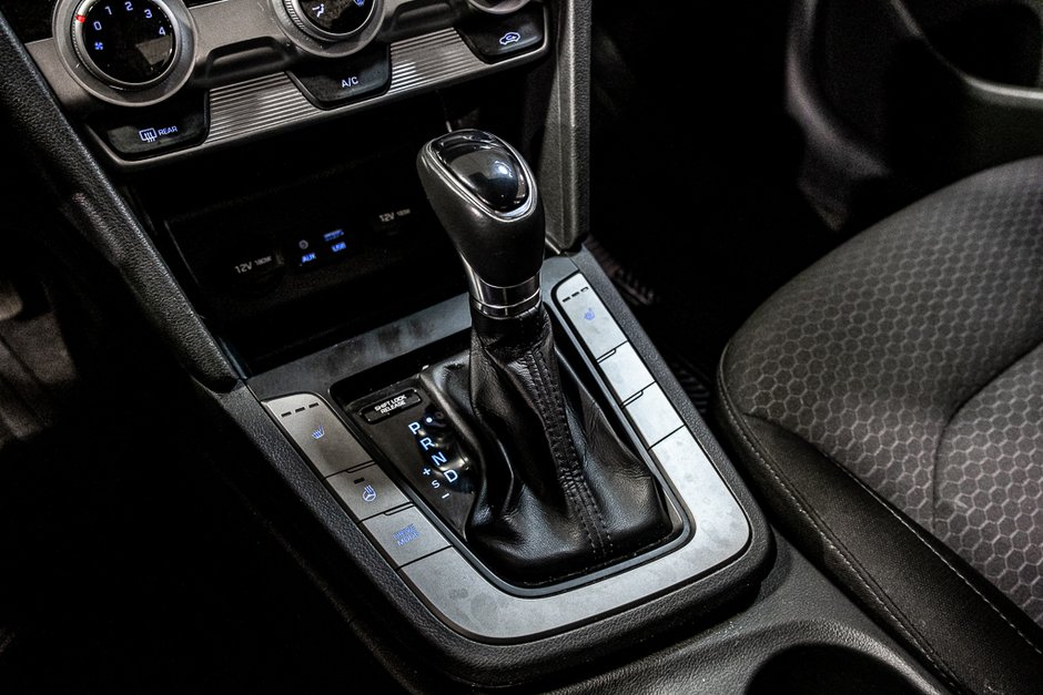 Hyundai Elantra PREFERRED SIÈGES CHAUFFANTS CAMERA APPLE CARPLAY 2020-27