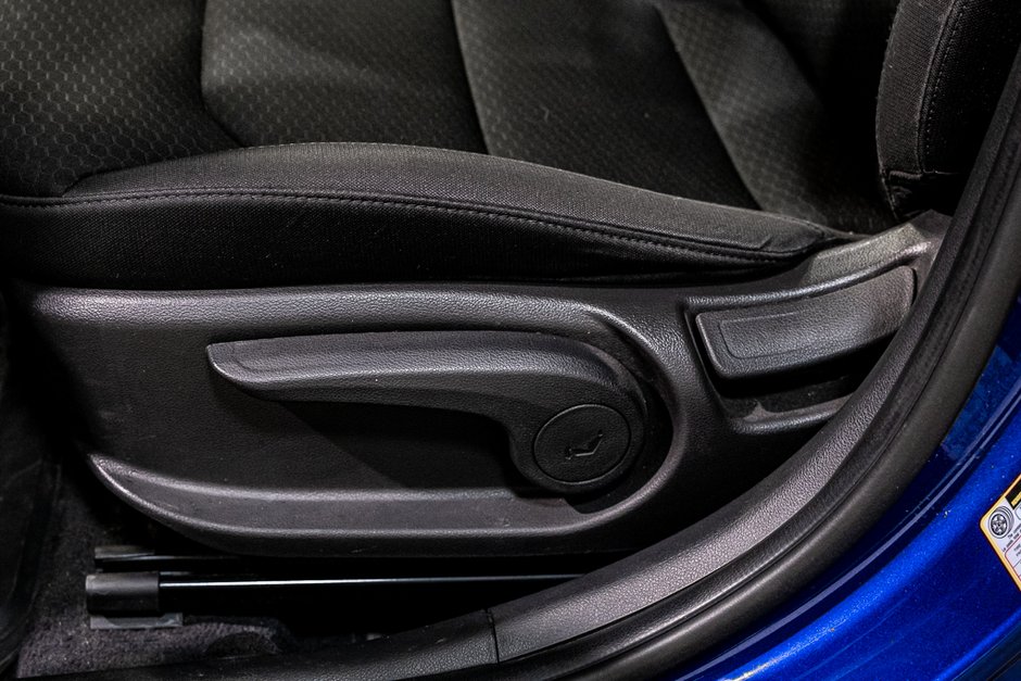 Hyundai Elantra PREFERRED SIÈGES CHAUFFANTS CAMERA APPLE CARPLAY 2020-16
