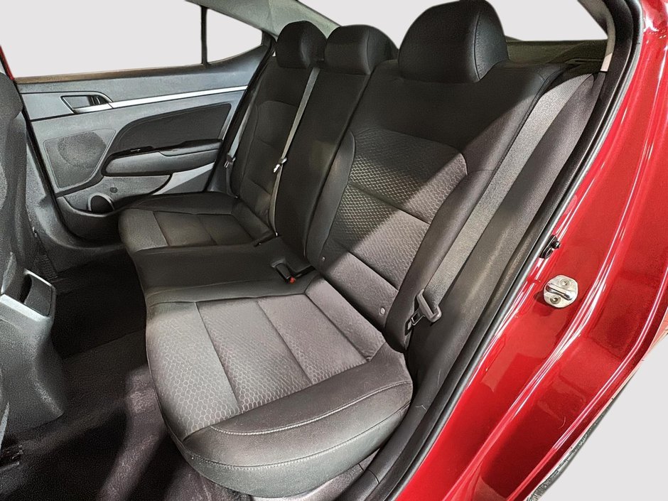 Hyundai Elantra BAS KM PREF. SUN&SAFETY TOIT OUVRANT CAM CARPLAY 2020-19