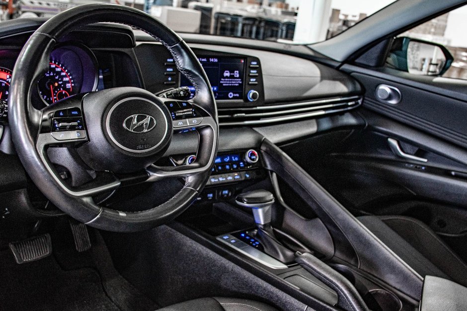 Hyundai Elantra PREFERRED SUN&TECH TOIT OUVRANT CAMERA CARPLAY MAG 2021-16