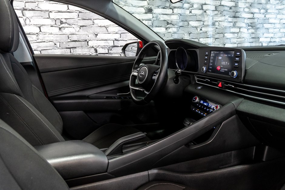 Hyundai Elantra PREFERRED TECH TOIT OUVRANT SIEGES CHAUFFANTS A/C 2021-21