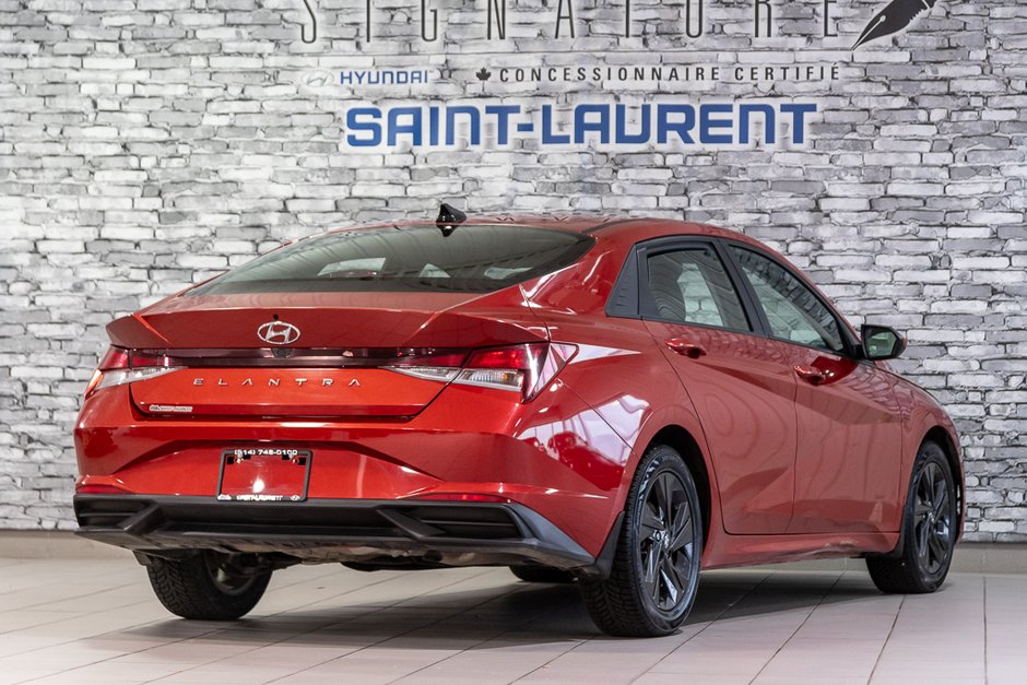 Hyundai Elantra PREFERRED TECH TOIT OUVRANT SIEGES CHAUFFANTS A/C 2021-15