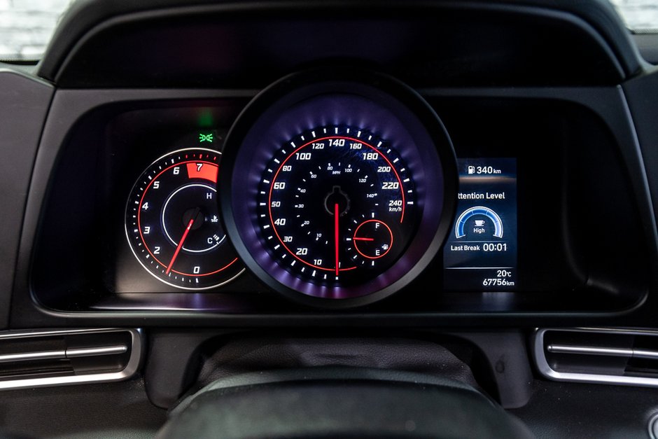 Hyundai Elantra PREFERRED TECH TOIT OUVRANT SIEGES CHAUFFANTS A/C 2021-25