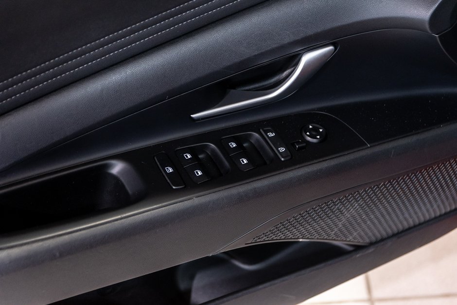 Hyundai Elantra PREFERRED TECH TOIT OUVRANT SIEGES CHAUFFANTS A/C 2021-16