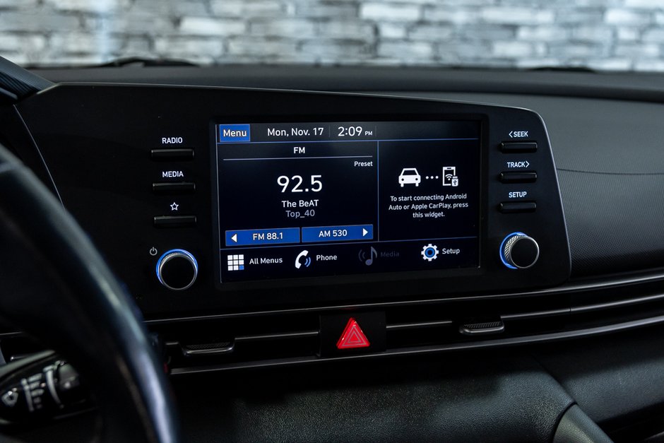 Hyundai Elantra PREFERRED CAMERA CARPLAY VOLANT CHAUFFANT MAGS 2021-26