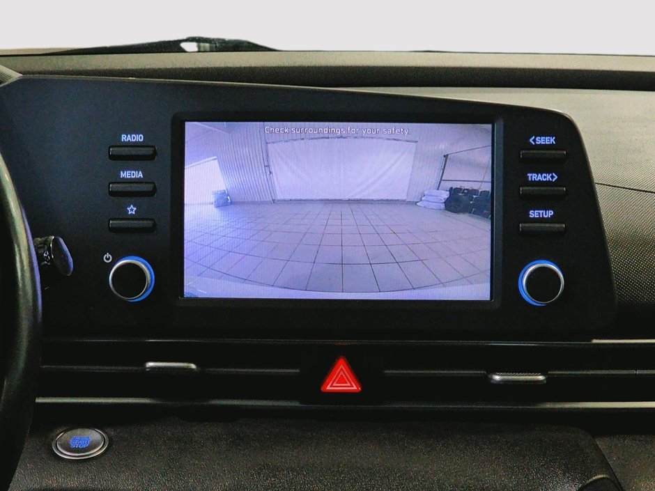 Hyundai Elantra PREFERRED CAMERA CARPLAY SIEGES CHAUFFANTS MAGS 2021-18