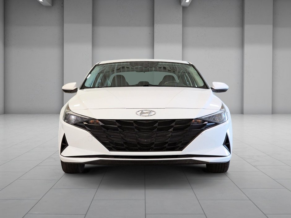 Hyundai Elantra PREFERRED CAMERA CARPLAY SIEGES CHAUFFANTS MAGS 2021-1