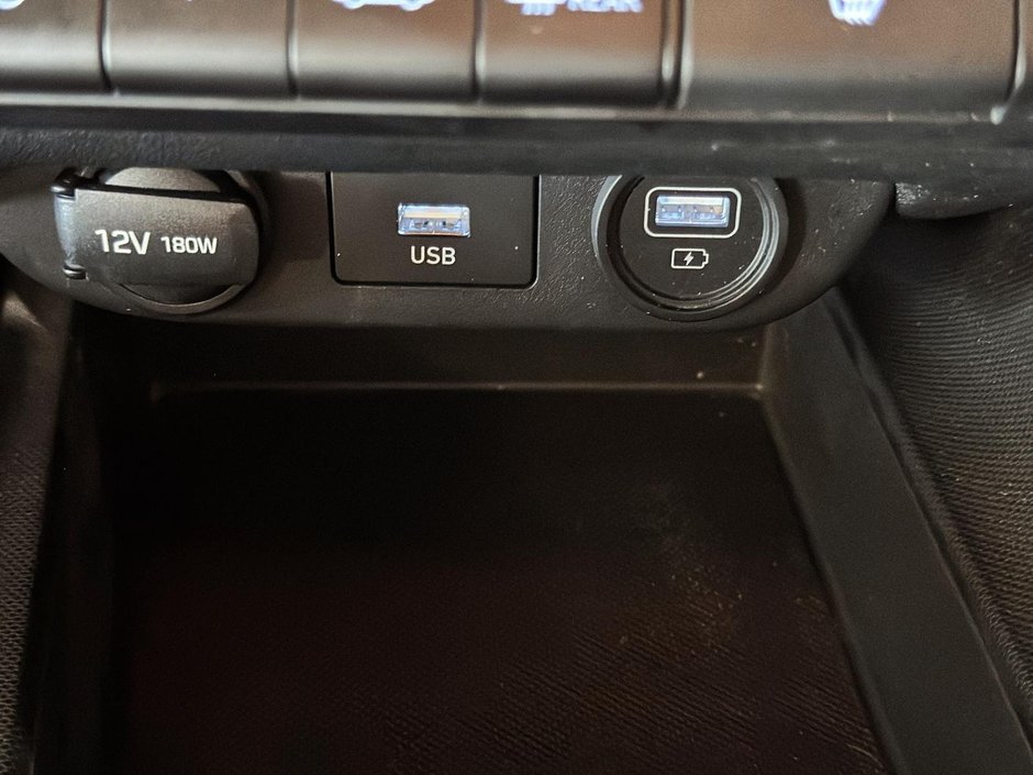 Hyundai Elantra PREFERRED CAMERA CARPLAY SIEGES CHAUFFANTS MAGS 2021-25