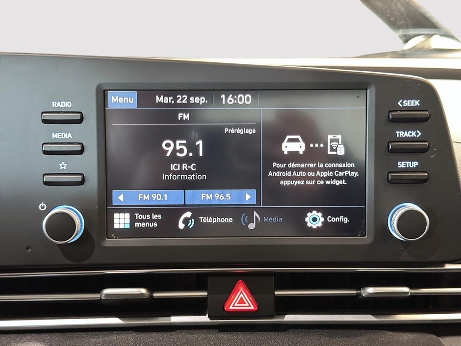 Hyundai Elantra PREFERRED CAMERA CARPLAY SIEGES CHAUFFANTS MAGS 2021-16