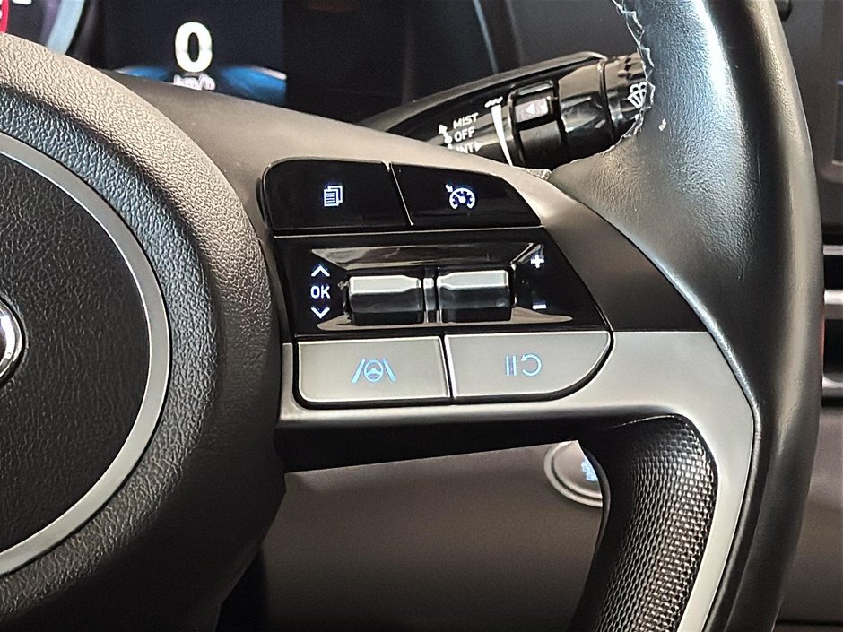 Hyundai Elantra PREFERRED CAMERA CARPLAY SIEGES CHAUFFANTS MAGS 2021-22