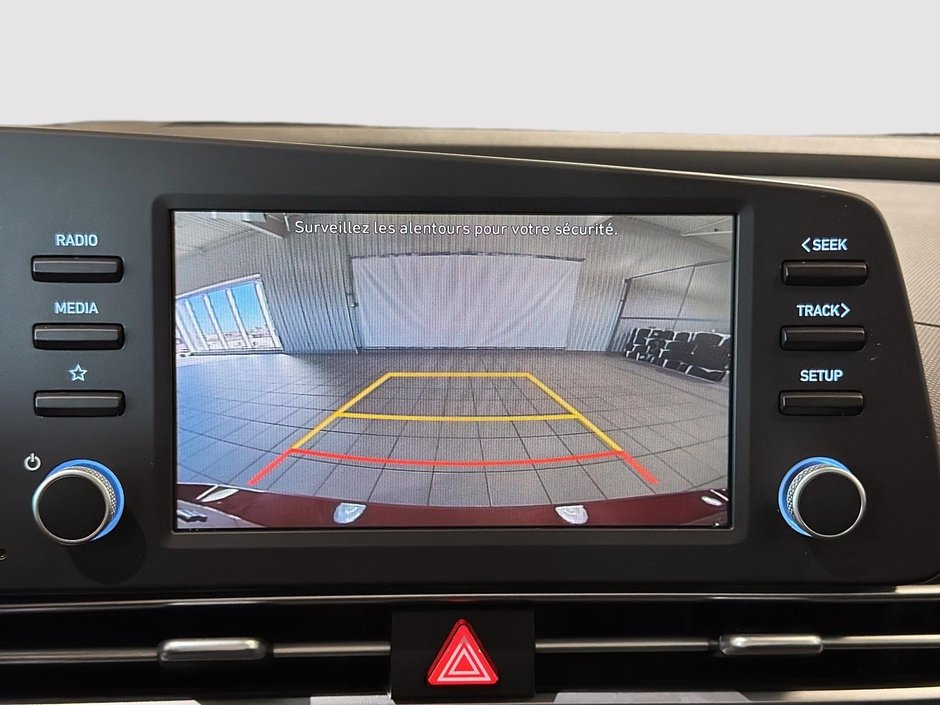 Hyundai Elantra PREFERRED CAMERA CARPLAY SIEGES CHAUFFANTS MAGS 2021-19