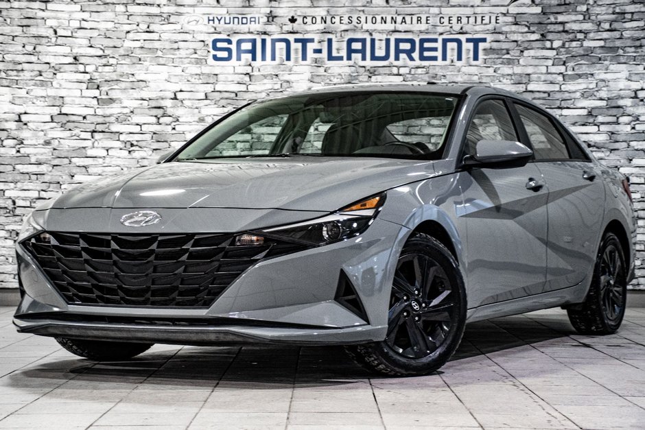 Hyundai Elantra PREFERRED TECH TOIT CAMERA CARPLAY BLUELINK 2022 à Montréal, Québec