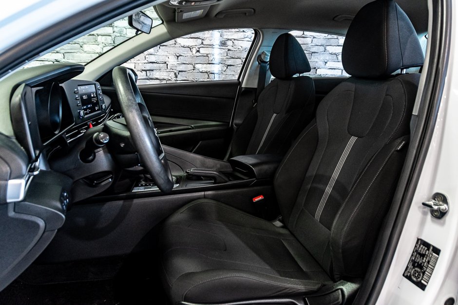 Hyundai Elantra ESSENTIAL A/C SIEGES CHAUFFANTS CAMERA MAGS 2022-20