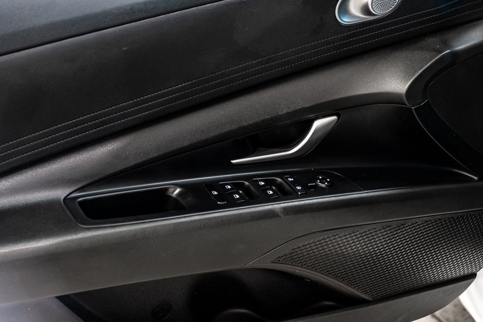 Hyundai Elantra ESSENTIAL A/C SIEGES CHAUFFANTS CAMERA MAGS 2022-15